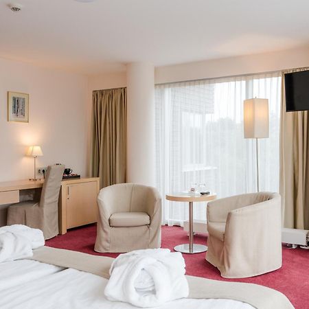 Riga Islande Hotel With Free Parking Bagian luar foto