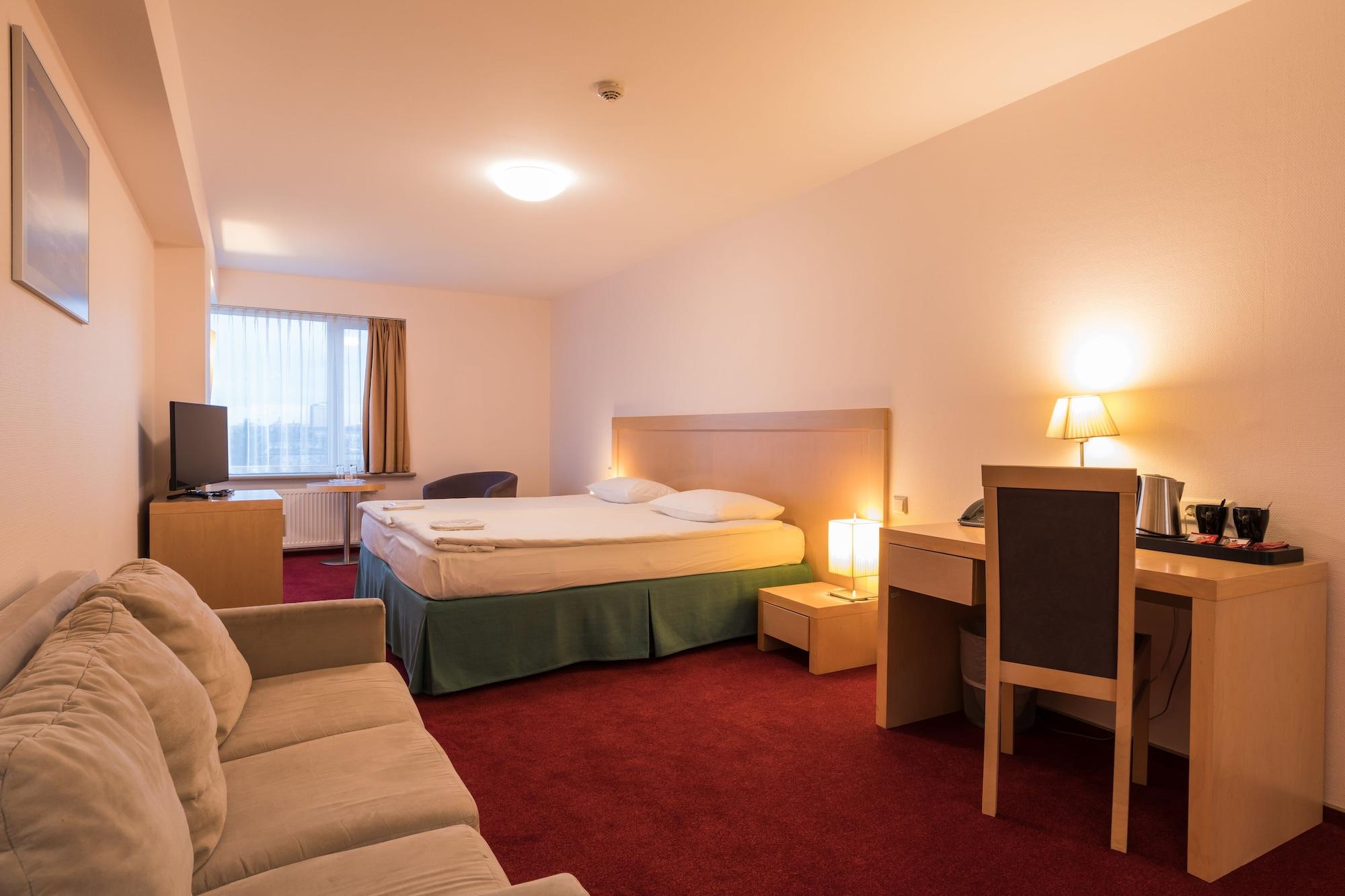 Riga Islande Hotel With Free Parking Bagian luar foto