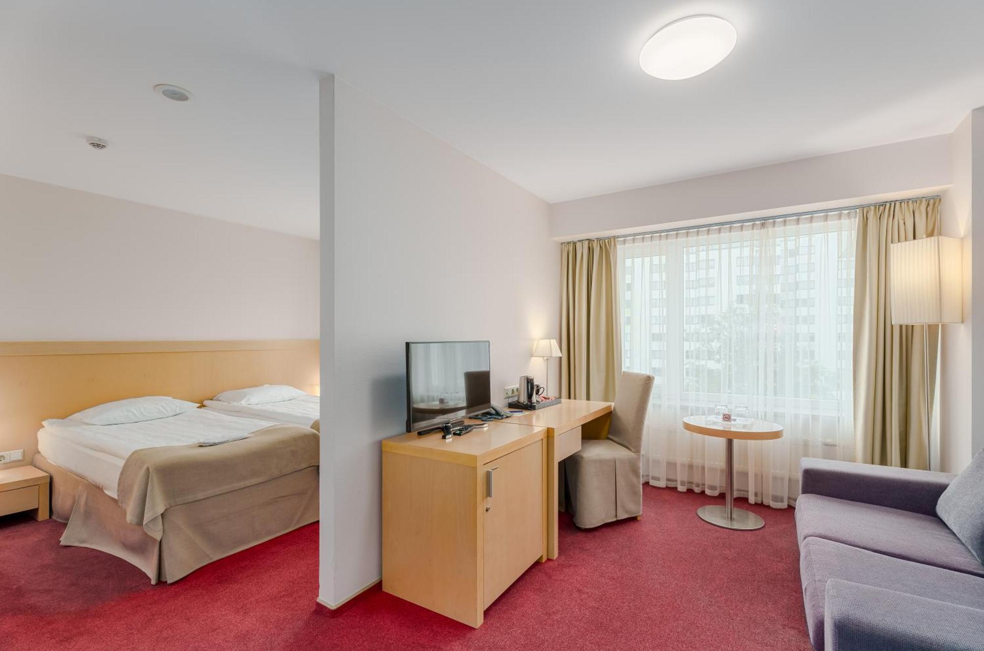 Riga Islande Hotel With Free Parking Bagian luar foto