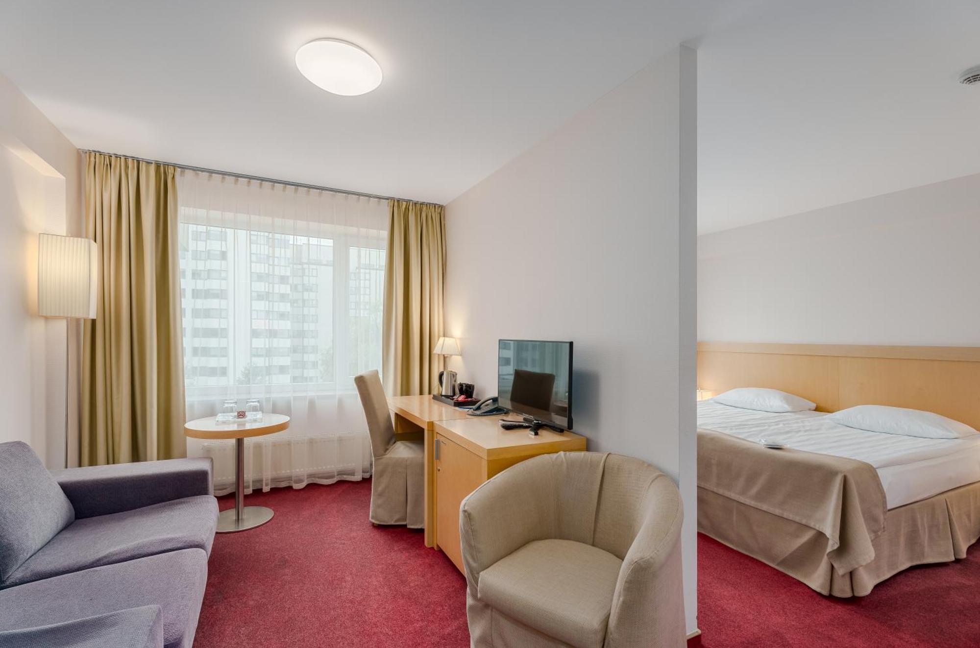Riga Islande Hotel With Free Parking Bagian luar foto