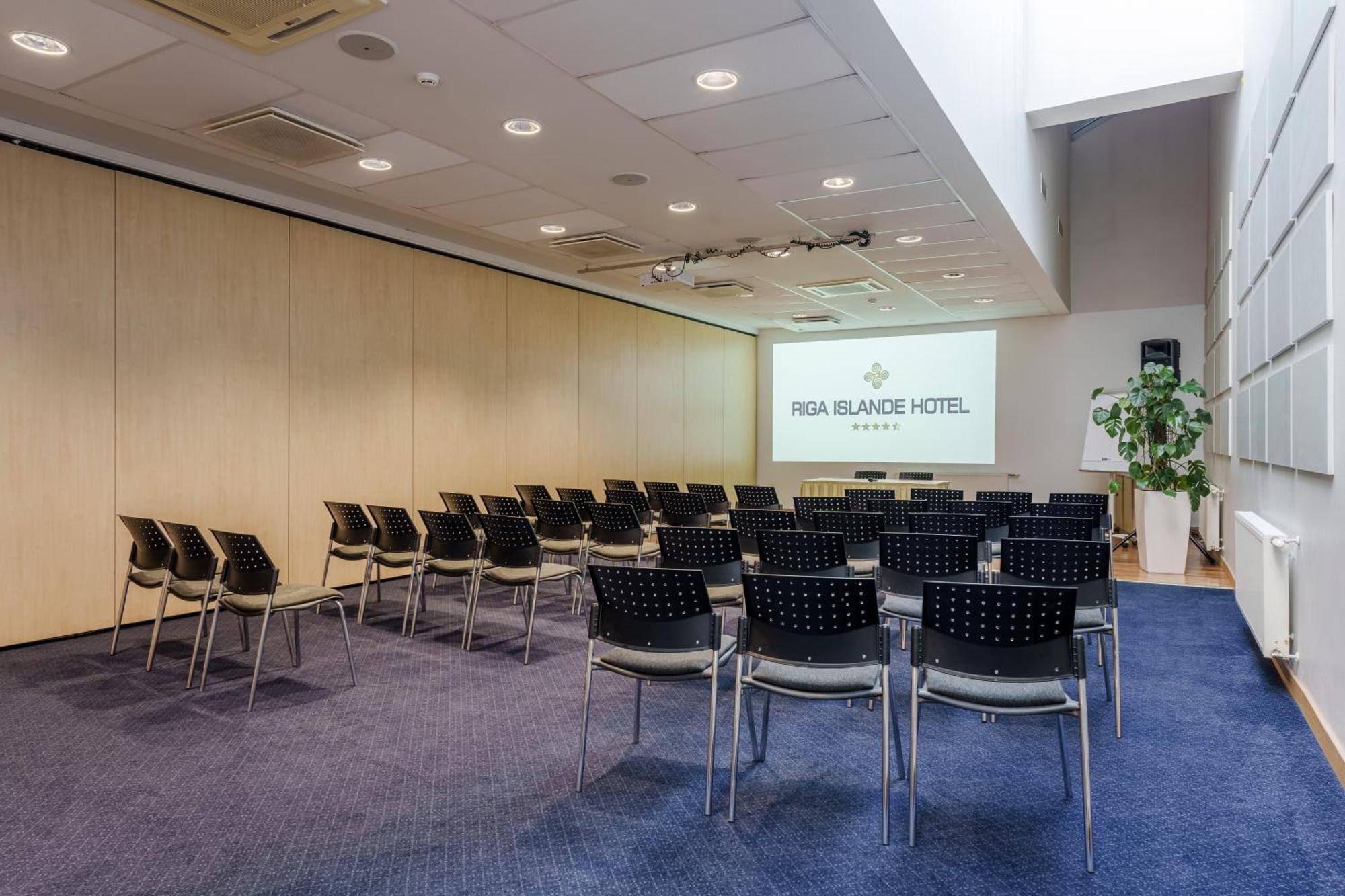 Riga Islande Hotel With Free Parking Bagian luar foto