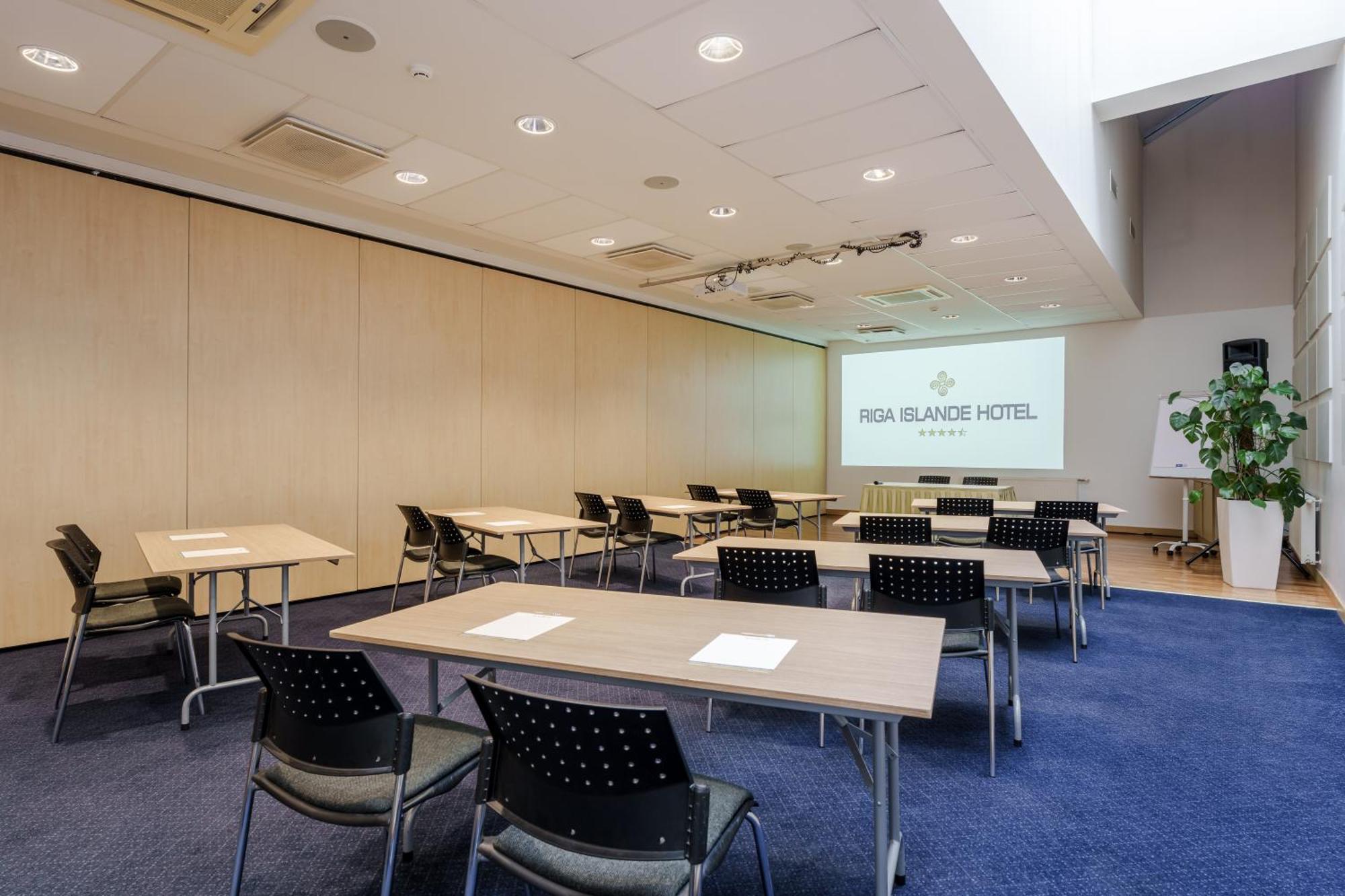 Riga Islande Hotel With Free Parking Bagian luar foto