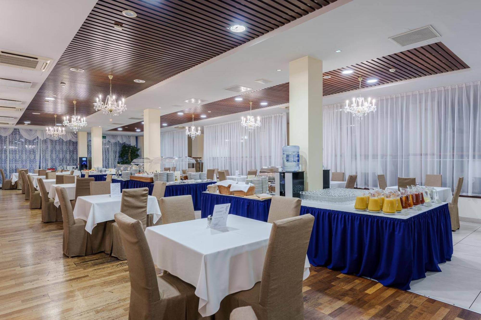 Riga Islande Hotel With Free Parking Bagian luar foto