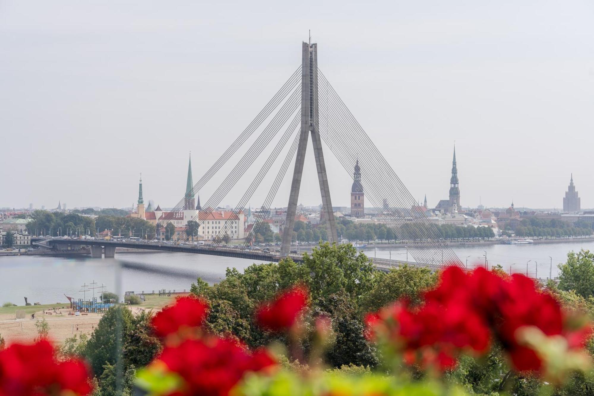 Riga Islande Hotel With Free Parking Bagian luar foto