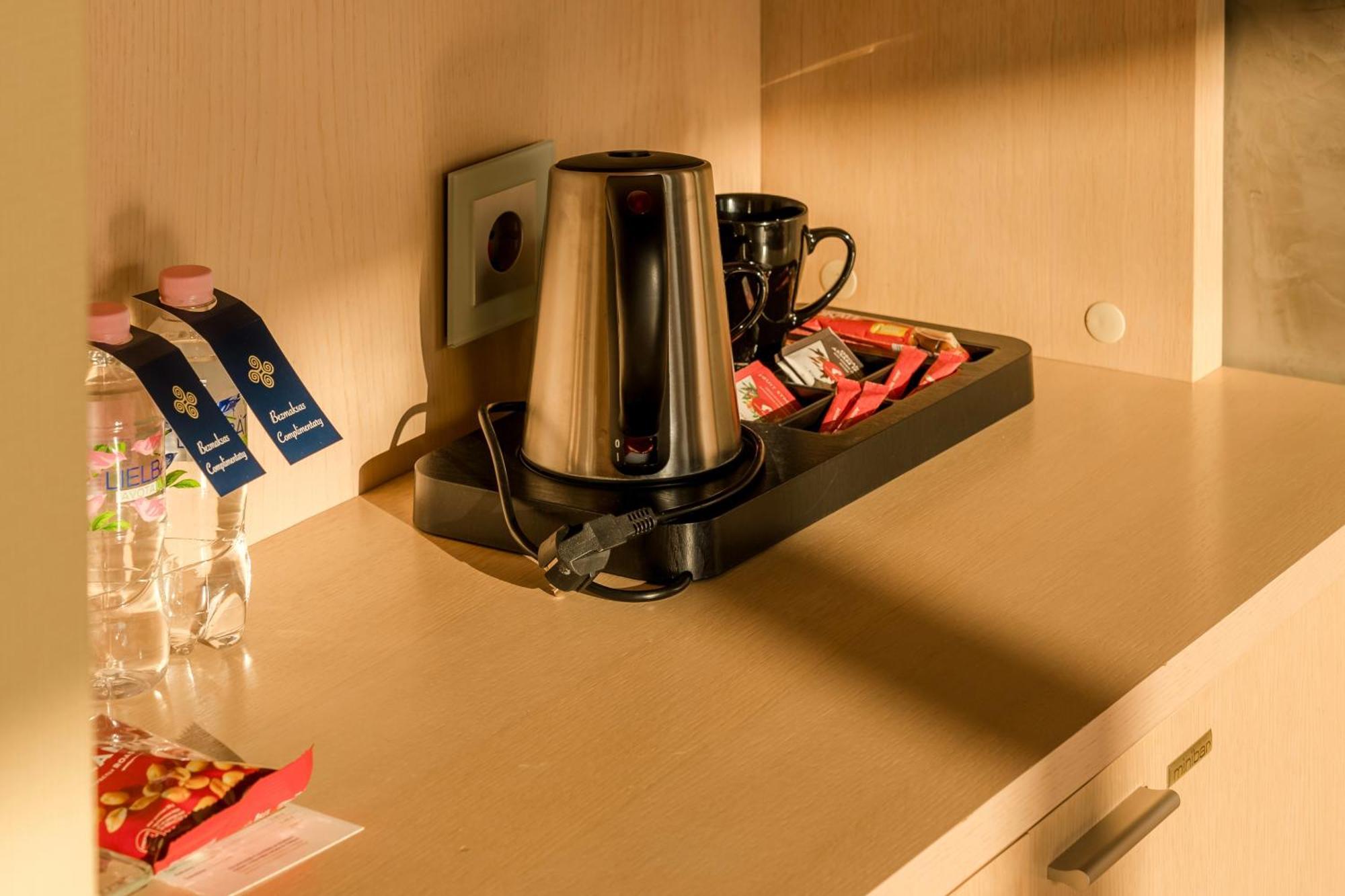 Riga Islande Hotel With Free Parking Bagian luar foto